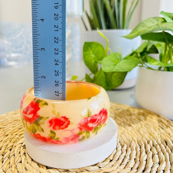 Vintage Floral Bracelet with Red and Cream Accents - Picture 10 of 11